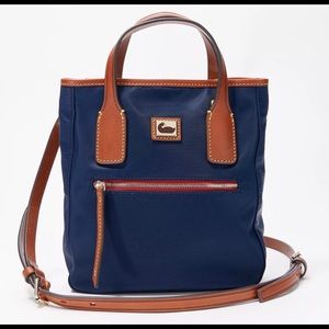 Dooney&Bourke Wayfarer Nylon